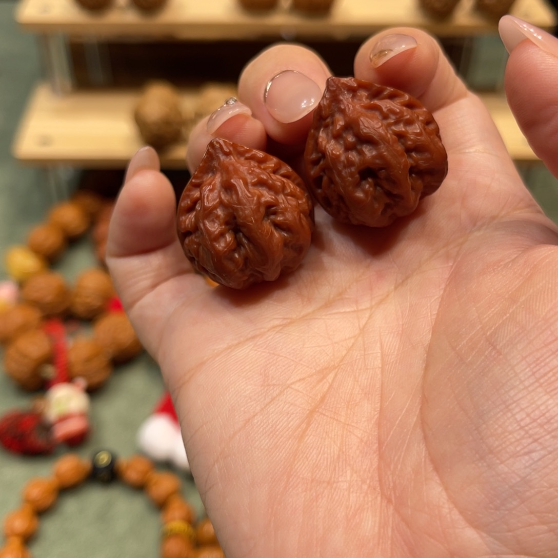 文玩核桃把件蝴蝶龙脊