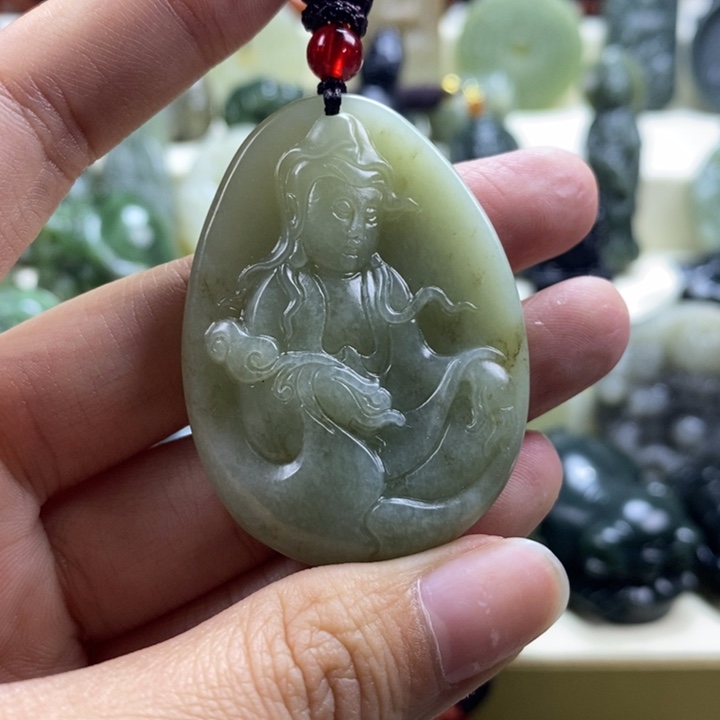 和田玉未镶嵌颈饰