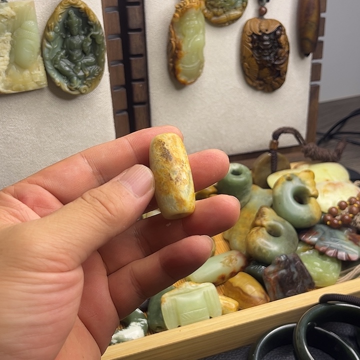岫岩河磨玉（透闪石质玉）未镶嵌车挂