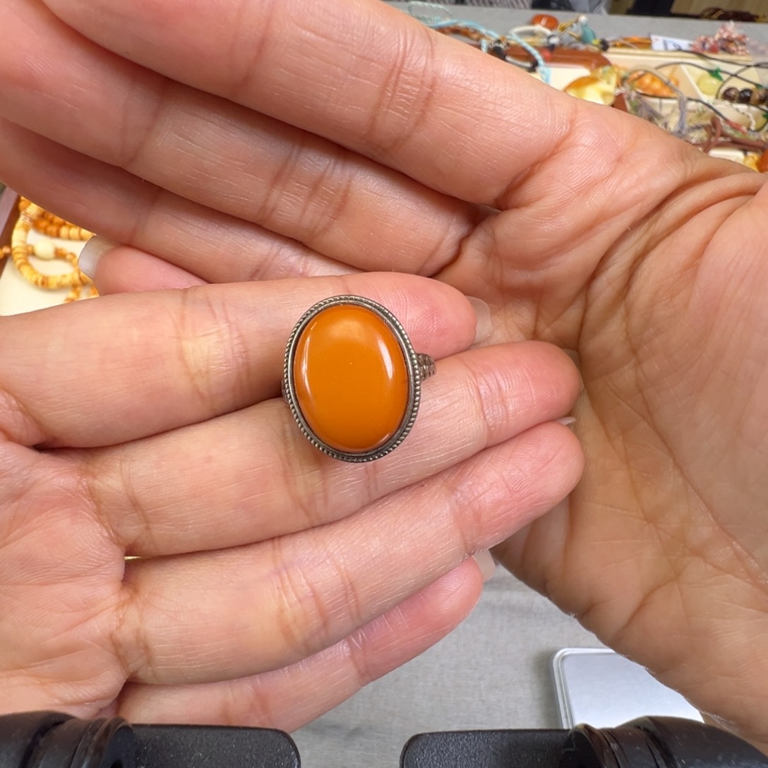 琥珀裸石未镶嵌蜜蜡