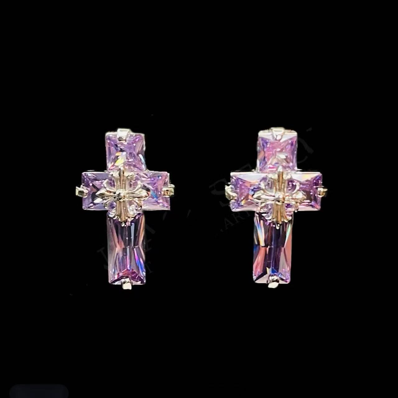 铜合金合成锆石耳饰 Boonlai  锆石拼接紫色十字造型J耳环1670