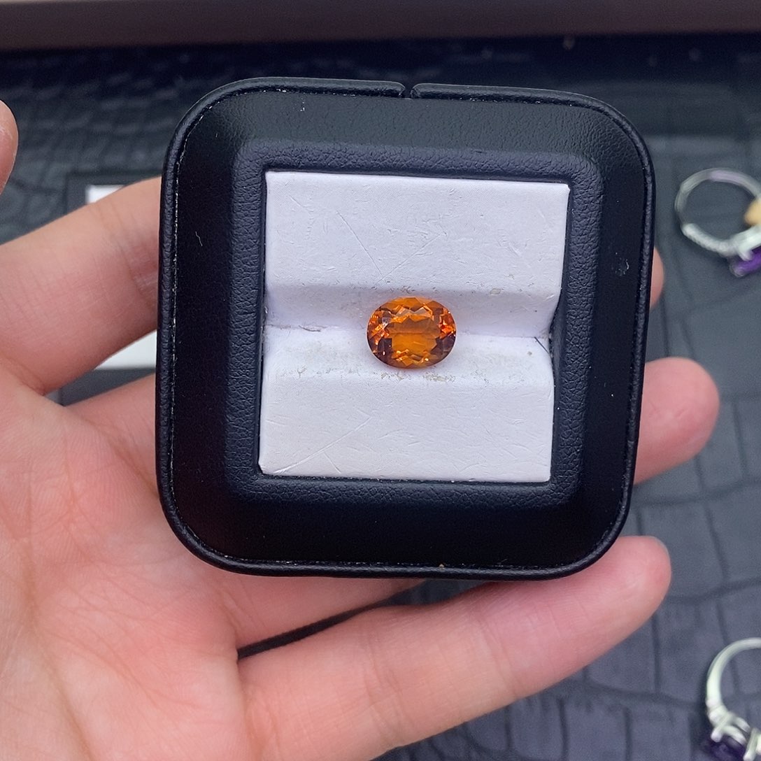 纯天然无优化黄水晶Q裸石定制未镶嵌黄晶缺****?