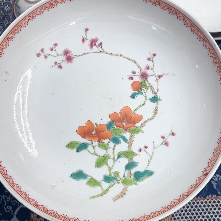 景德镇陶瓷艺术品淡**志