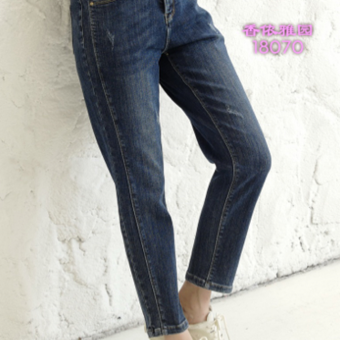 《香依雅园》18070#高腰显瘦牛仔裤女小直筒九分裤休闲风分割设计