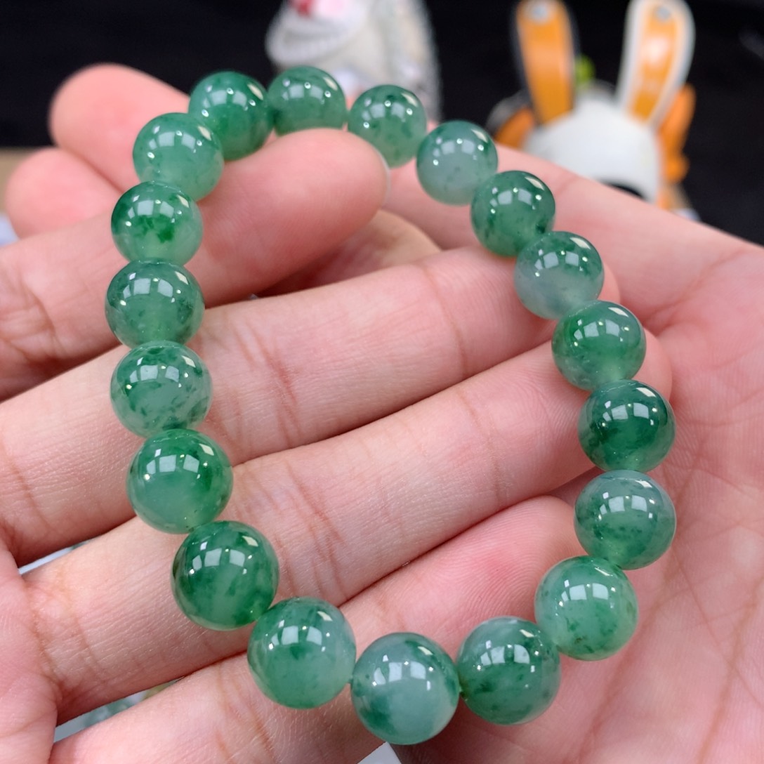 翡翠手链未镶嵌翡翠