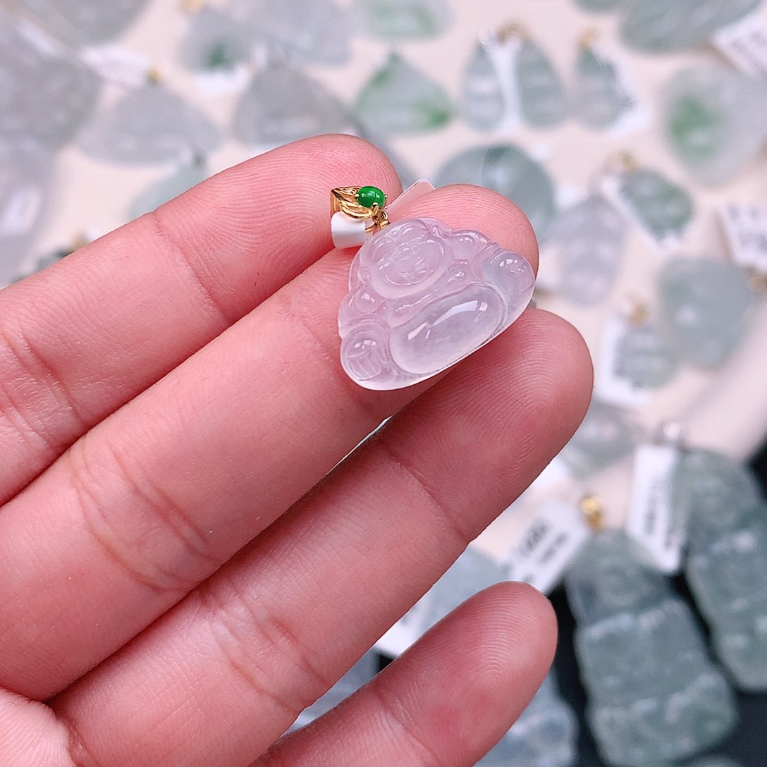 翡翠颈饰18K金镶嵌高冰小佛