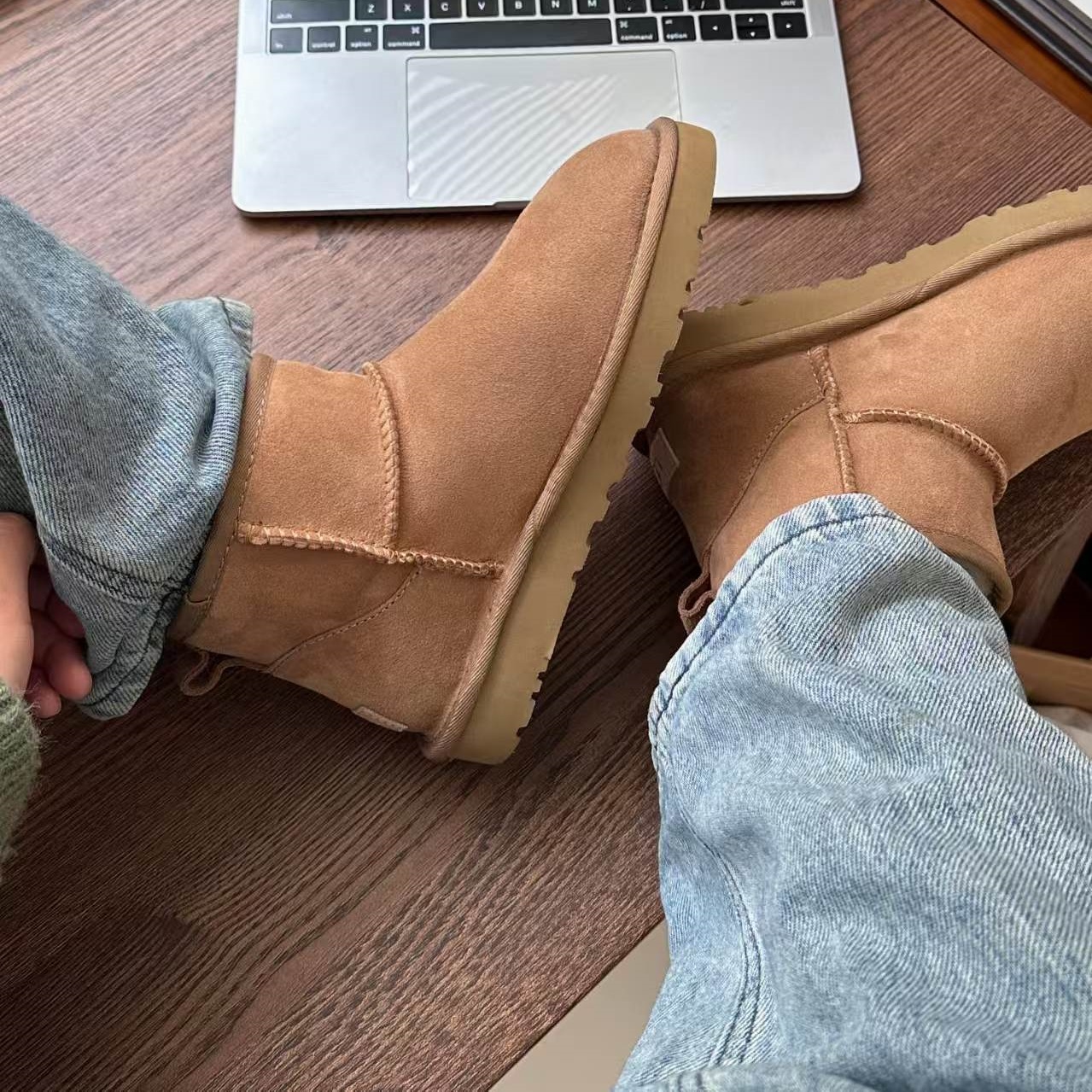 桑坡平底时尚情侣款雪地靴冬季加厚加绒短筒保暖羊皮毛一体雪地棉