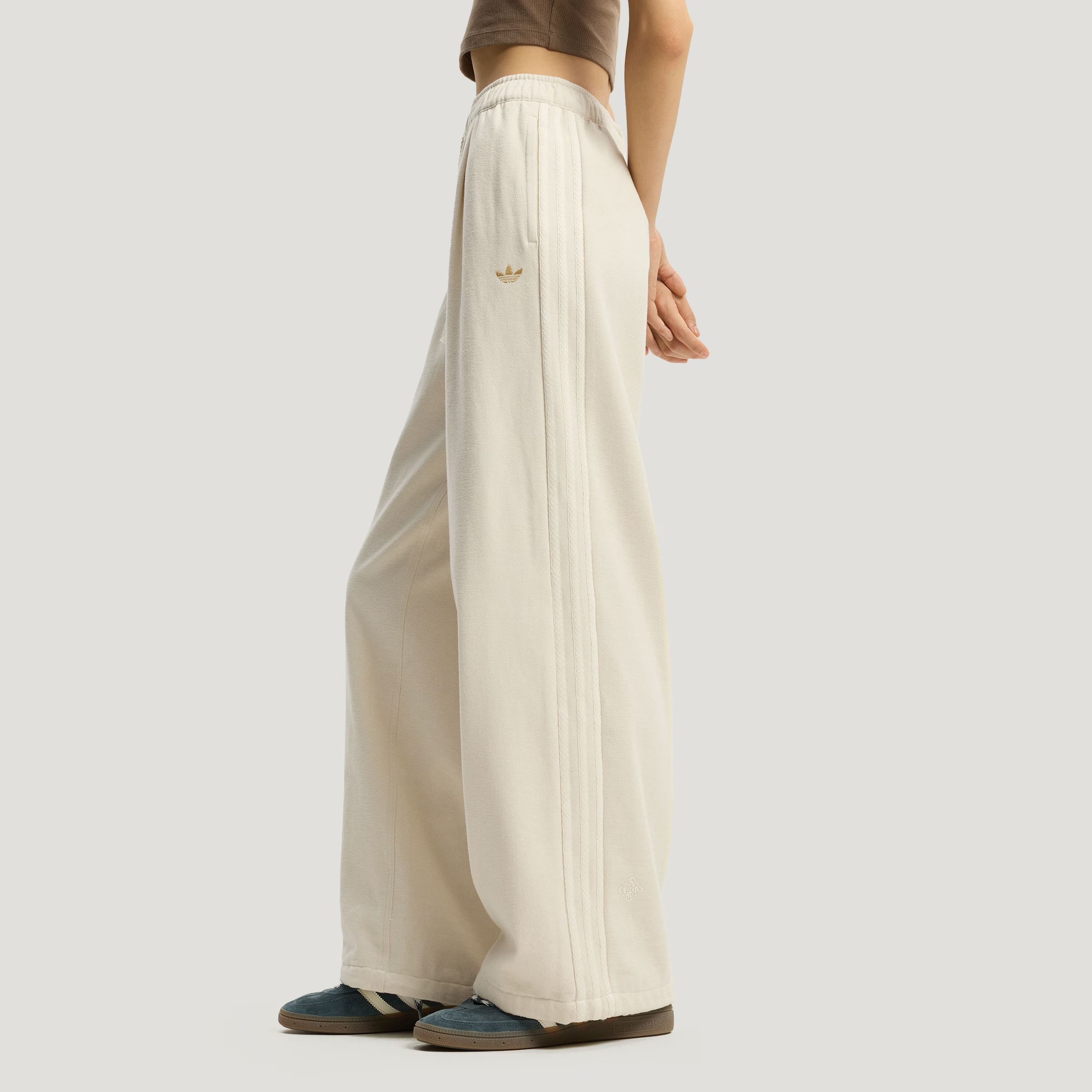 adidas/阿迪达斯三叶草梭织加绒长裤女裤运动休闲直筒裤 KT3138