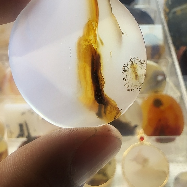 玛瑙/玉髓未镶嵌珠宝奇石