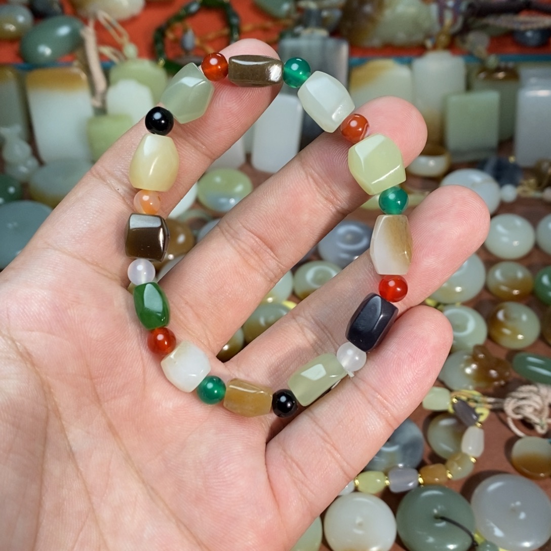 和田玉未镶嵌吊坠(不含链)