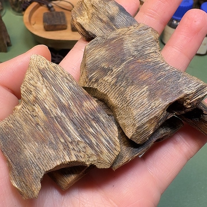 沉香沉香碎屑海南高端陆河树心油醇化老料29克