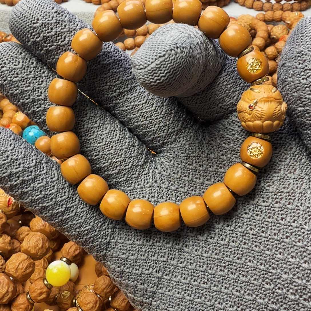 手串猴头核桃直切加金蟾加对串腊