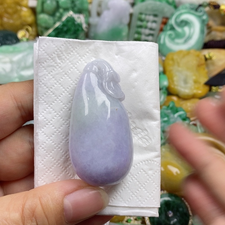 翡翠吊坠(赠链)未镶嵌