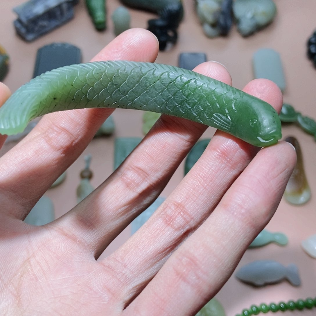 和田玉颈饰未镶嵌定制