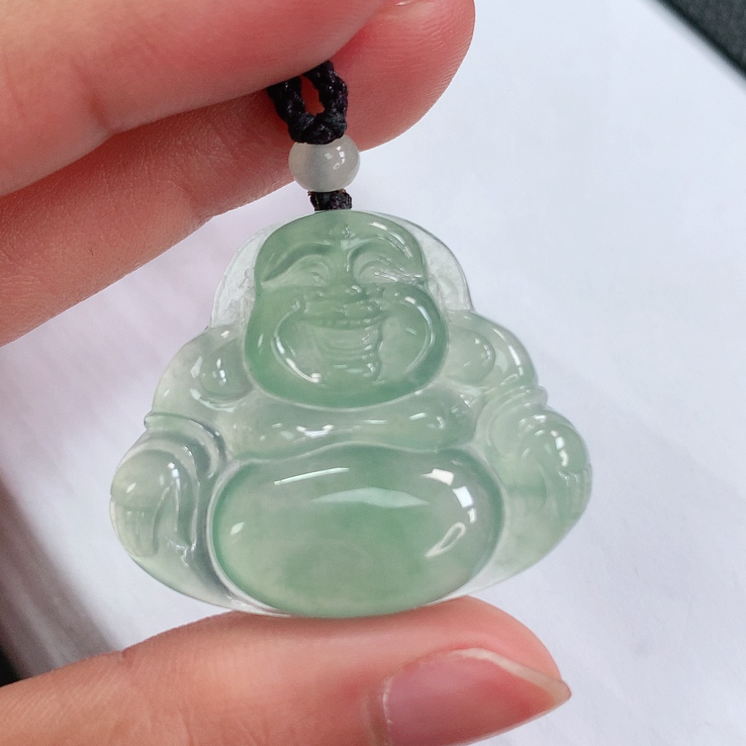 翡翠颈饰未镶嵌佛公