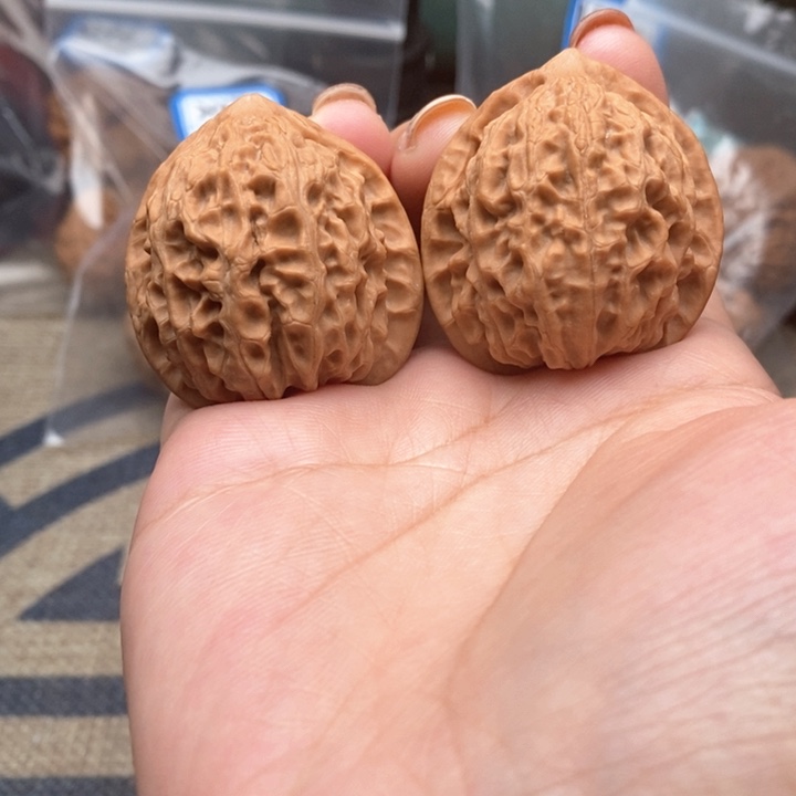 猴头核桃吊坠9776号全品金牛37