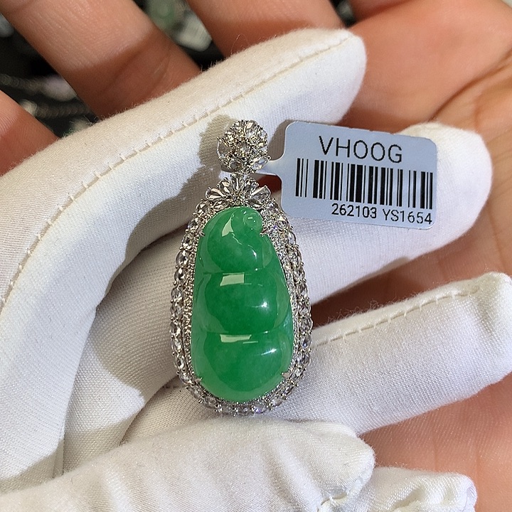 颈饰18K金镶嵌翡翠