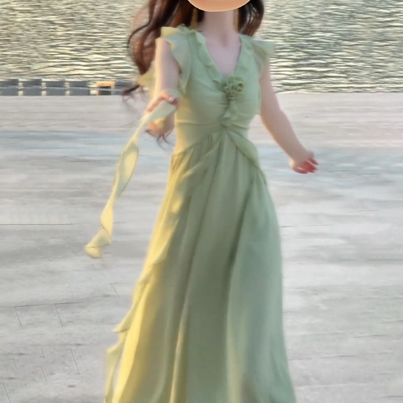 3699法式气质绿色小飞袖连衣裙子女夏季2025新款海边度假漂亮长裙