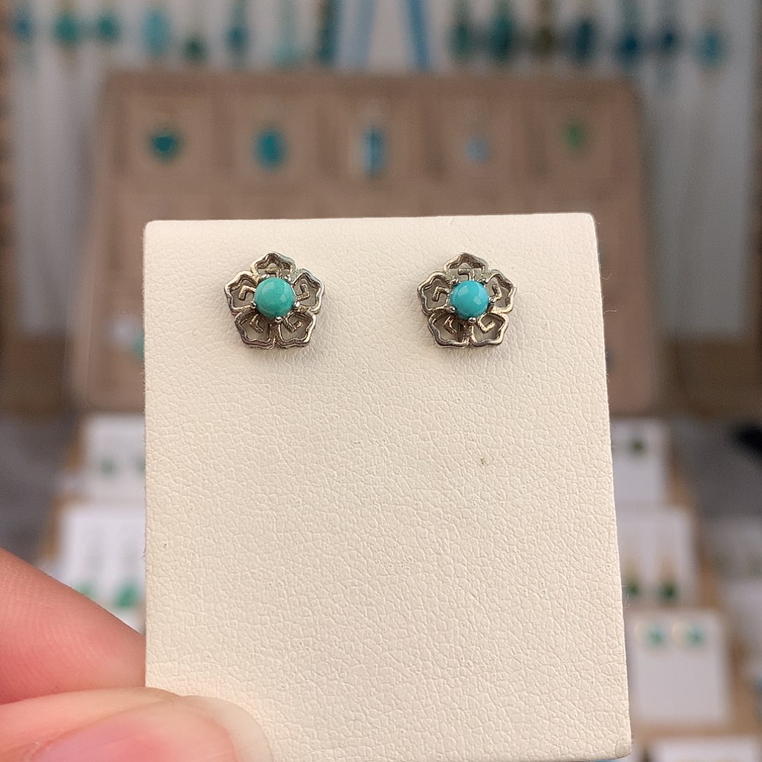 绿松石未镶嵌耳饰