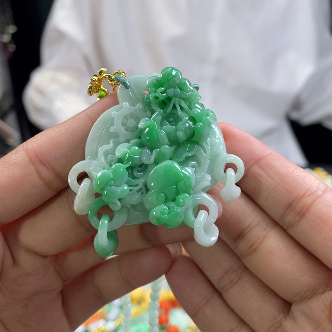 翡翠颈饰未镶嵌代编织