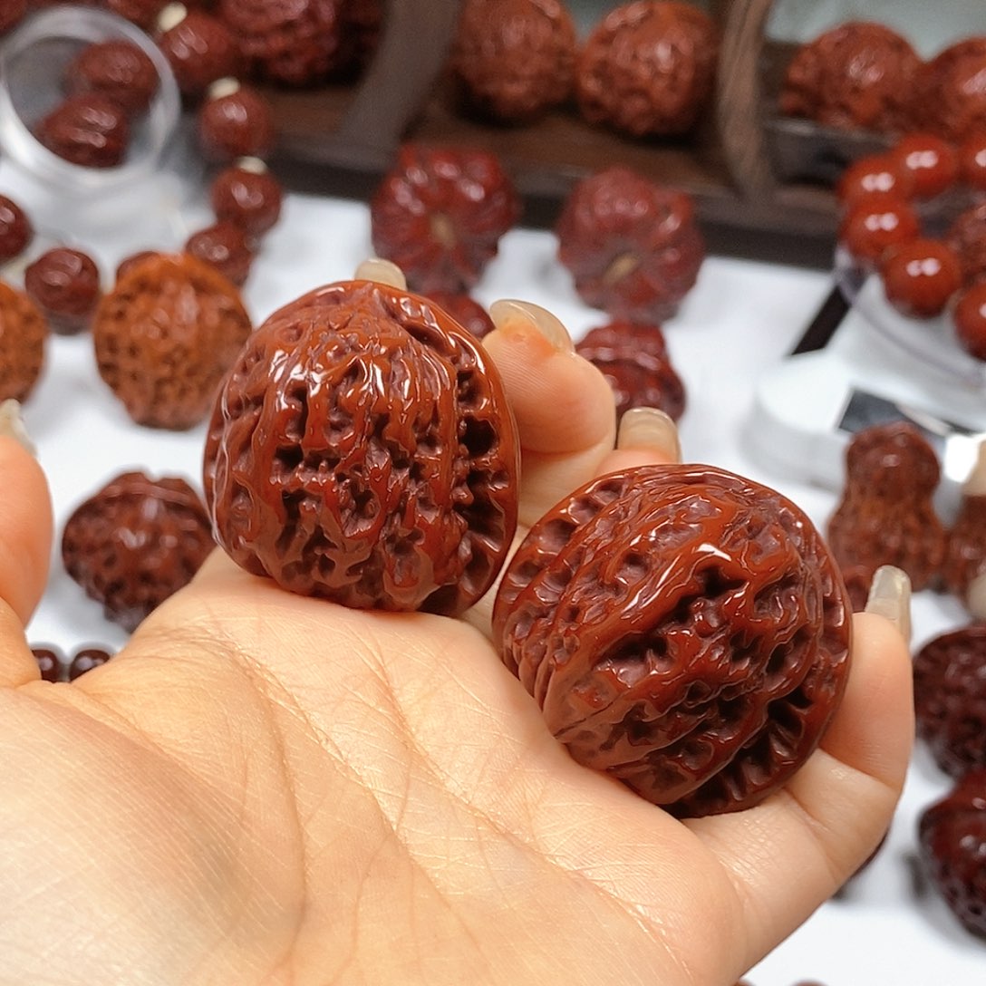 吊坠橄榄核白狮子 38