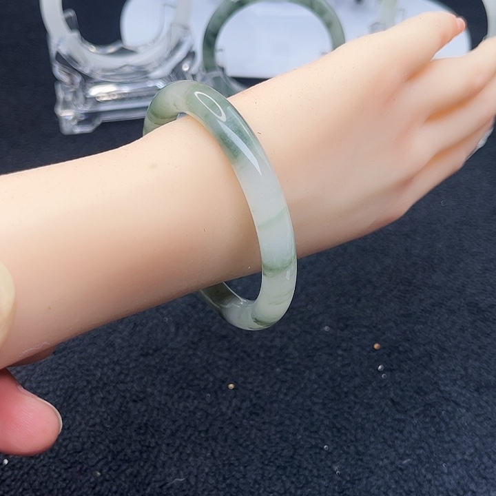 石英质玉未镶嵌手镯533