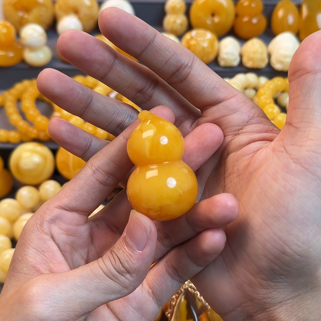 未镶嵌琥珀珠宝奇石
