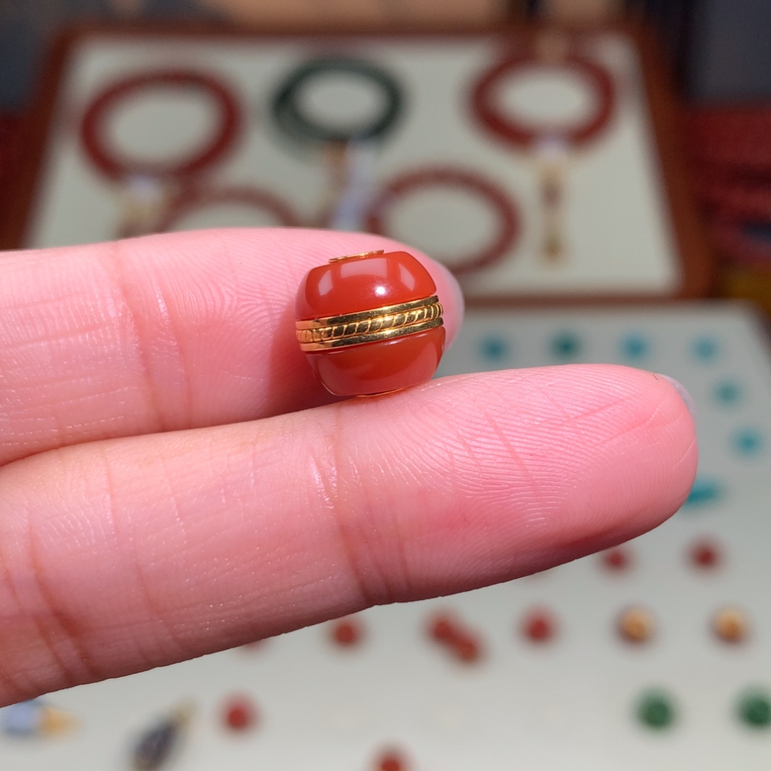 南红玛瑙颈饰未镶嵌