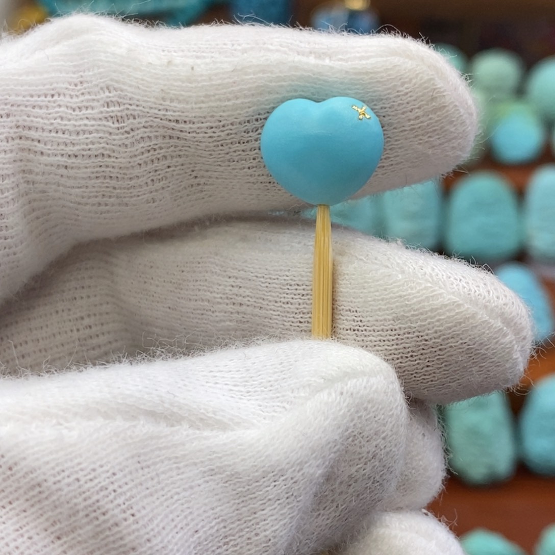 绿松石未镶嵌珠宝奇石