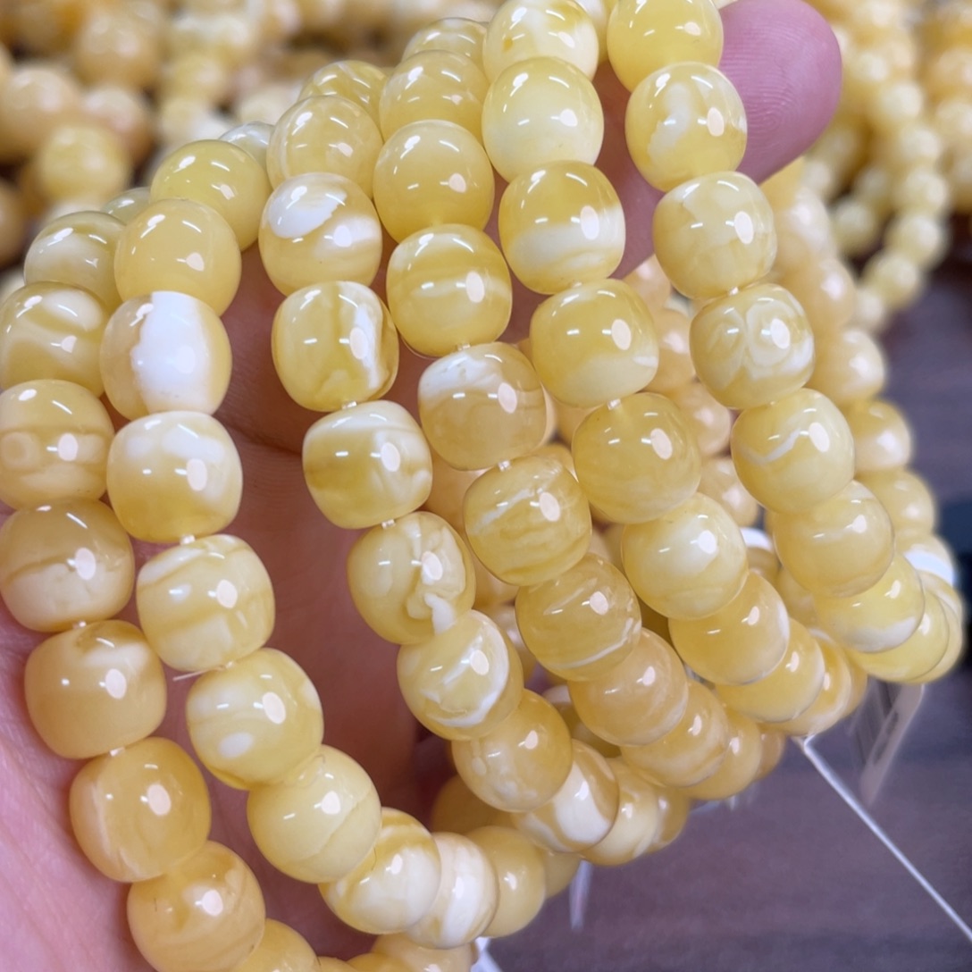 未镶嵌琥珀裸石013多样性发其一