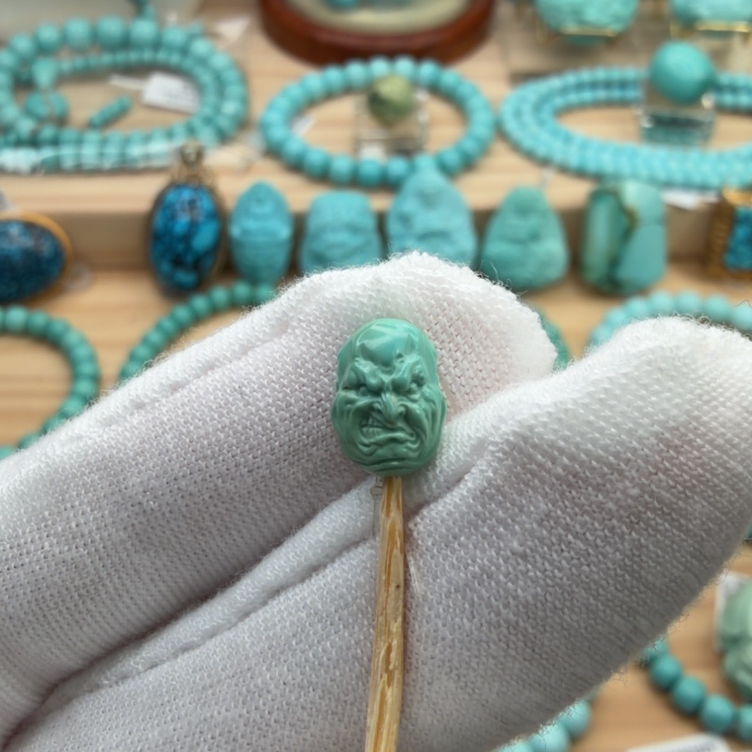 绿松石未镶嵌珠宝奇石