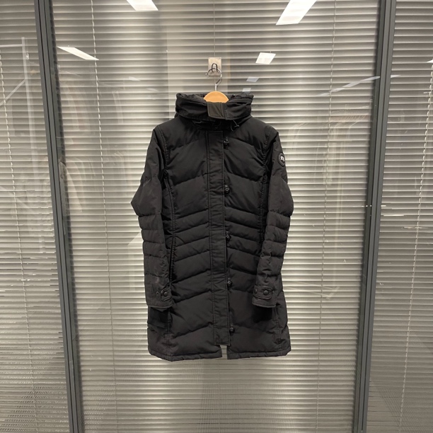 99新 CANADA GOOSE Lorette派克系列黑标羽绒服 s码 #10214