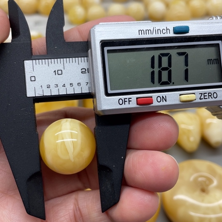 琥珀裸石未镶嵌蜜蜡