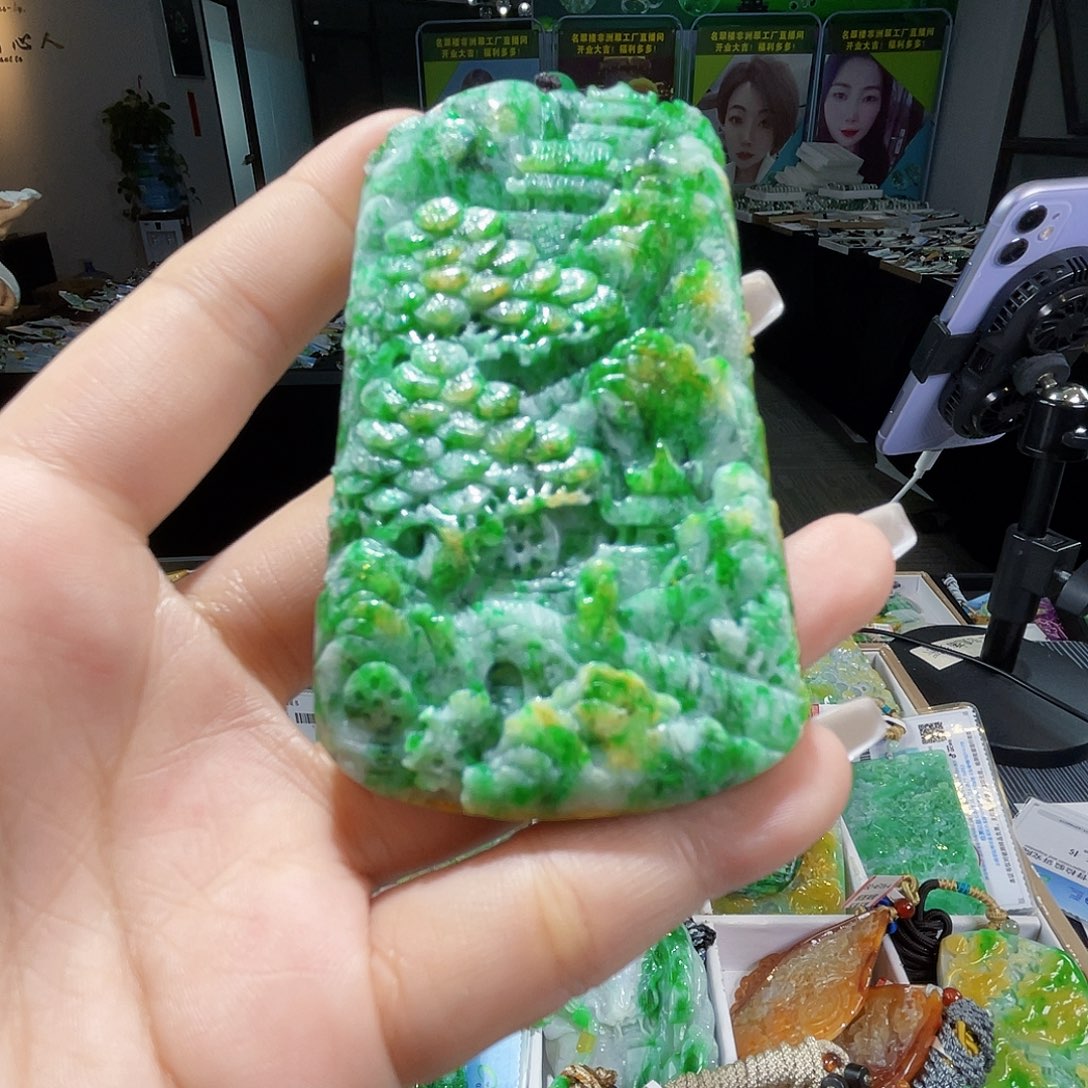 颈饰未镶嵌翡翠一