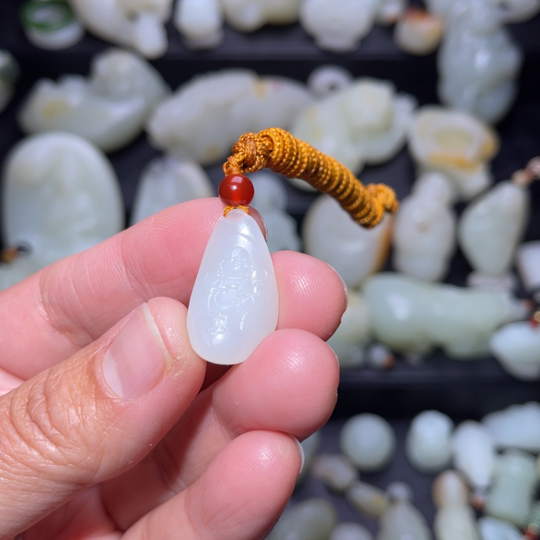 和田玉颈饰未镶嵌