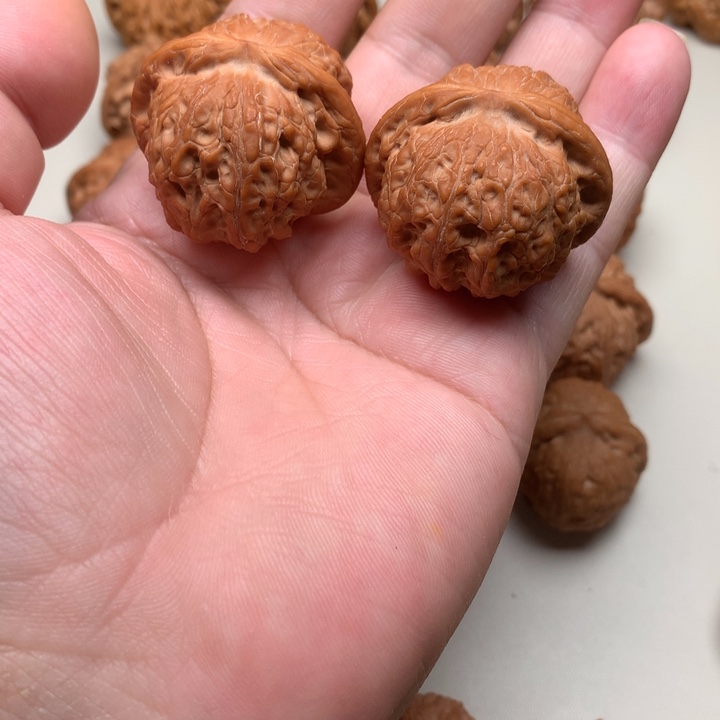 文玩核桃吊坠血麒麟39