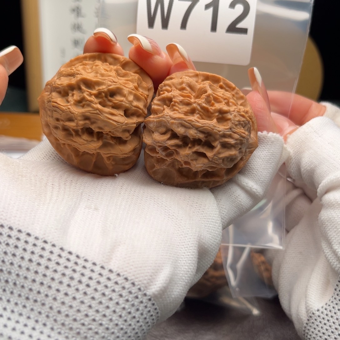 文玩核桃把件43梨木台w 712
