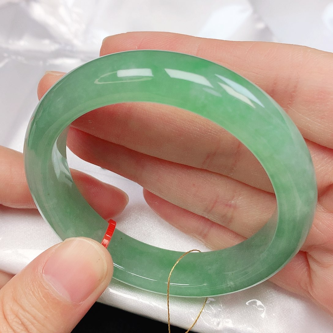 翡翠手镯未镶嵌抖音797