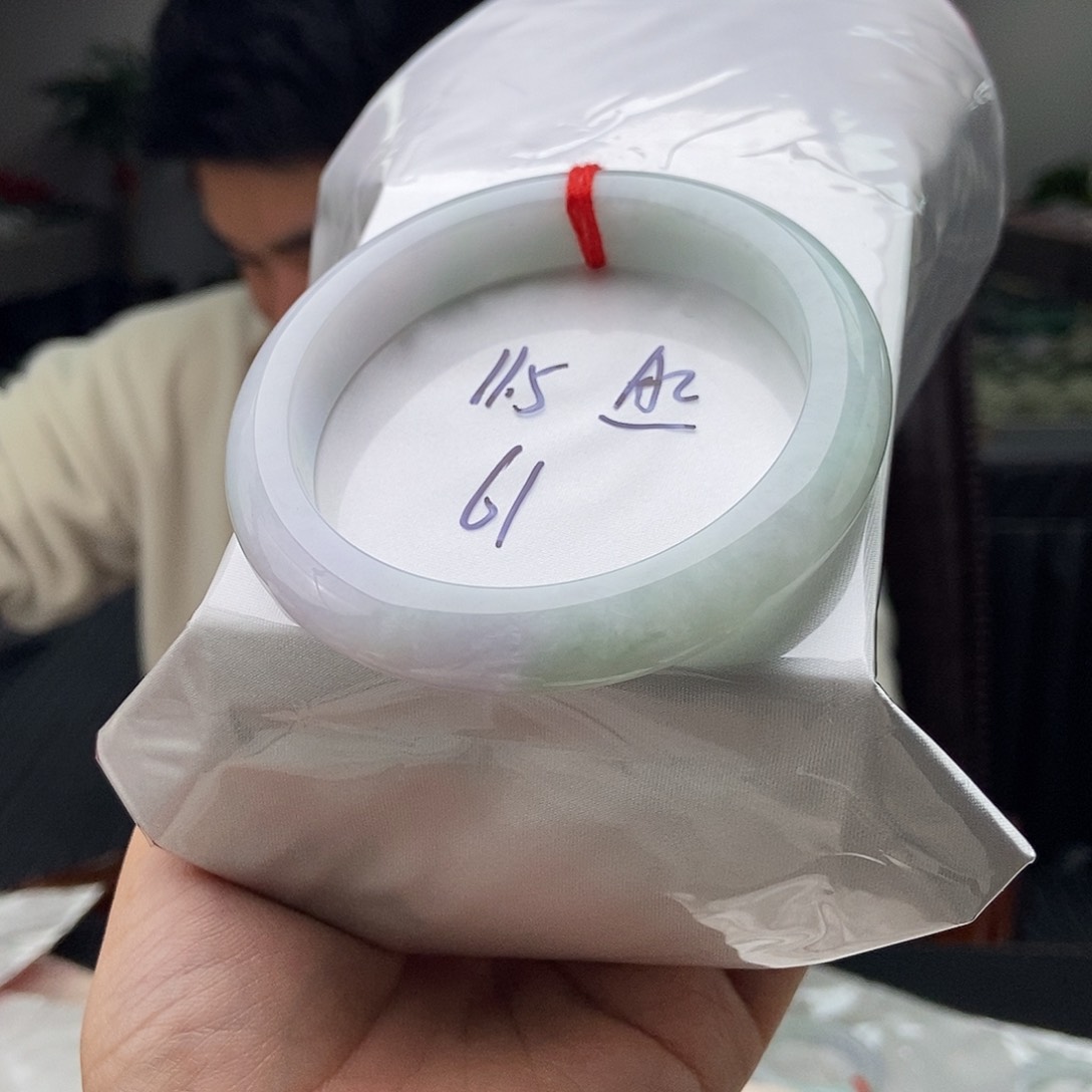 翡翠手镯未镶嵌拍一发一