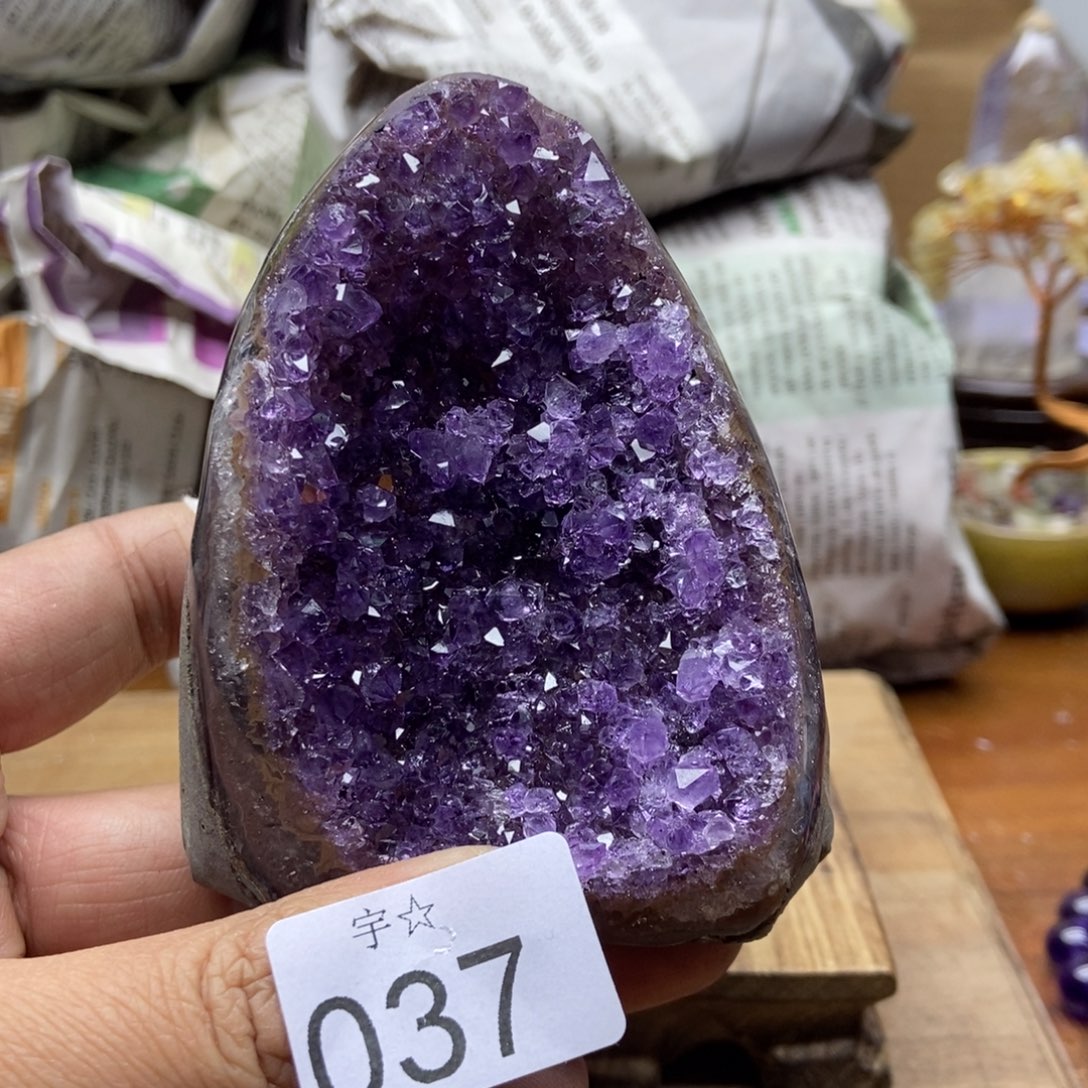 紫晶天然水晶摆件未镶嵌