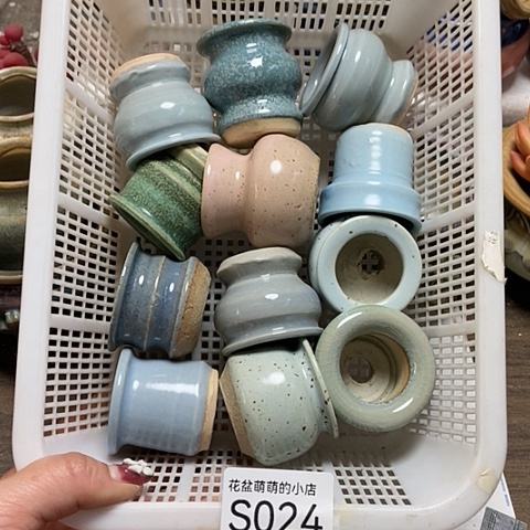 紫砂花盆024微瑕品口径2.5到3左右