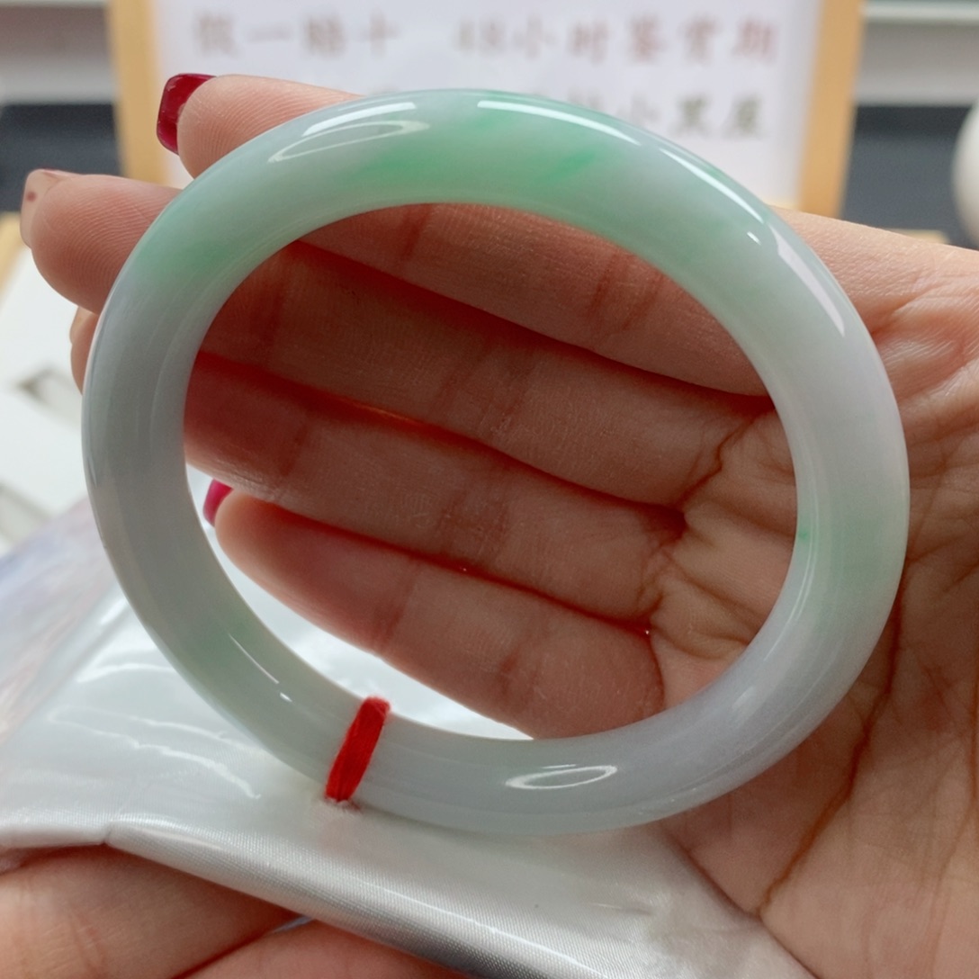翡翠手镯未镶嵌天然A货翡翠手镯