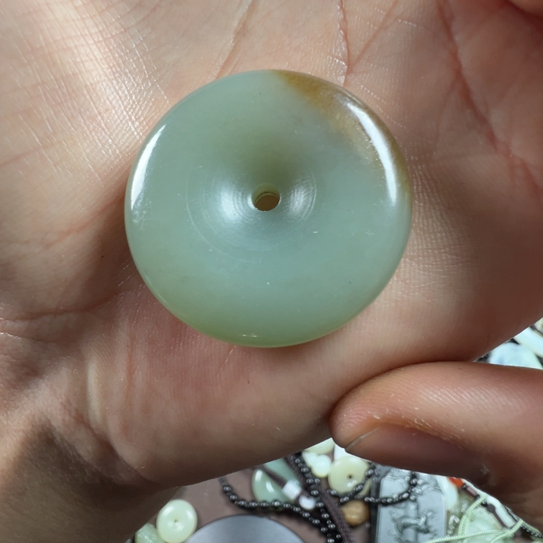 和田玉颈饰未镶嵌张*龙