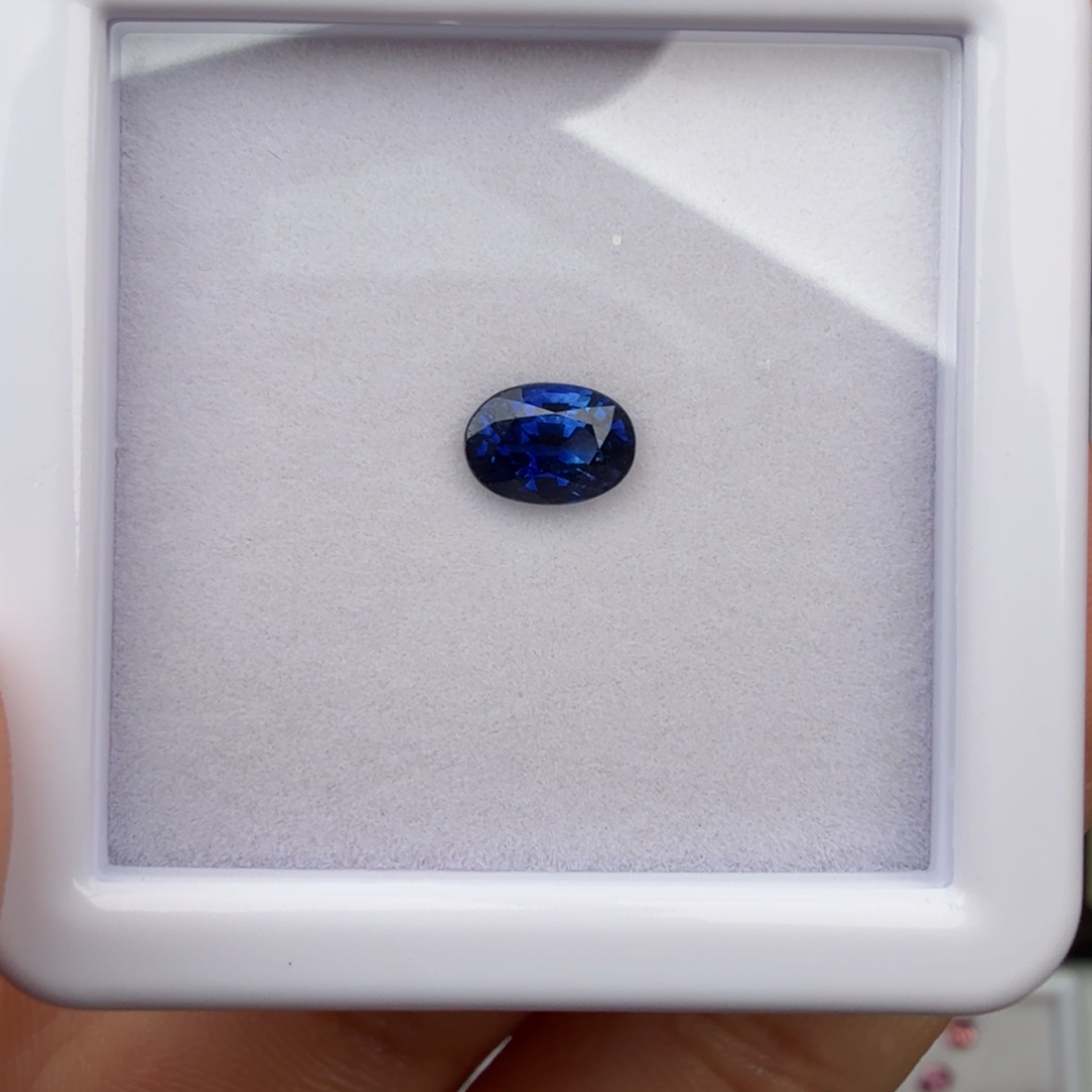 裸石蓝宝石天然全净无瑕0.89克拉