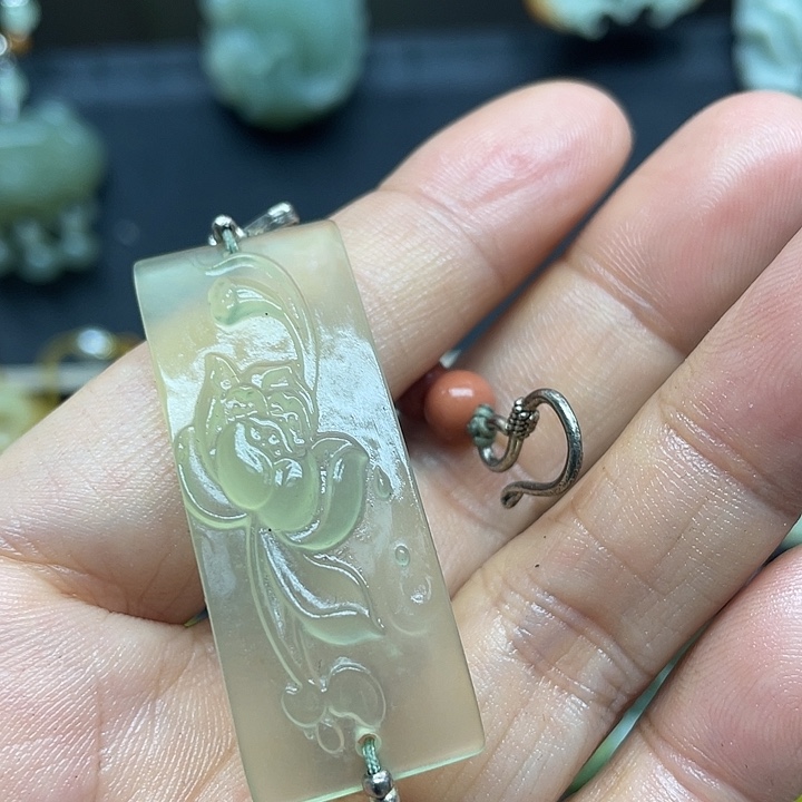 未镶嵌蛇纹石玉颈饰君*