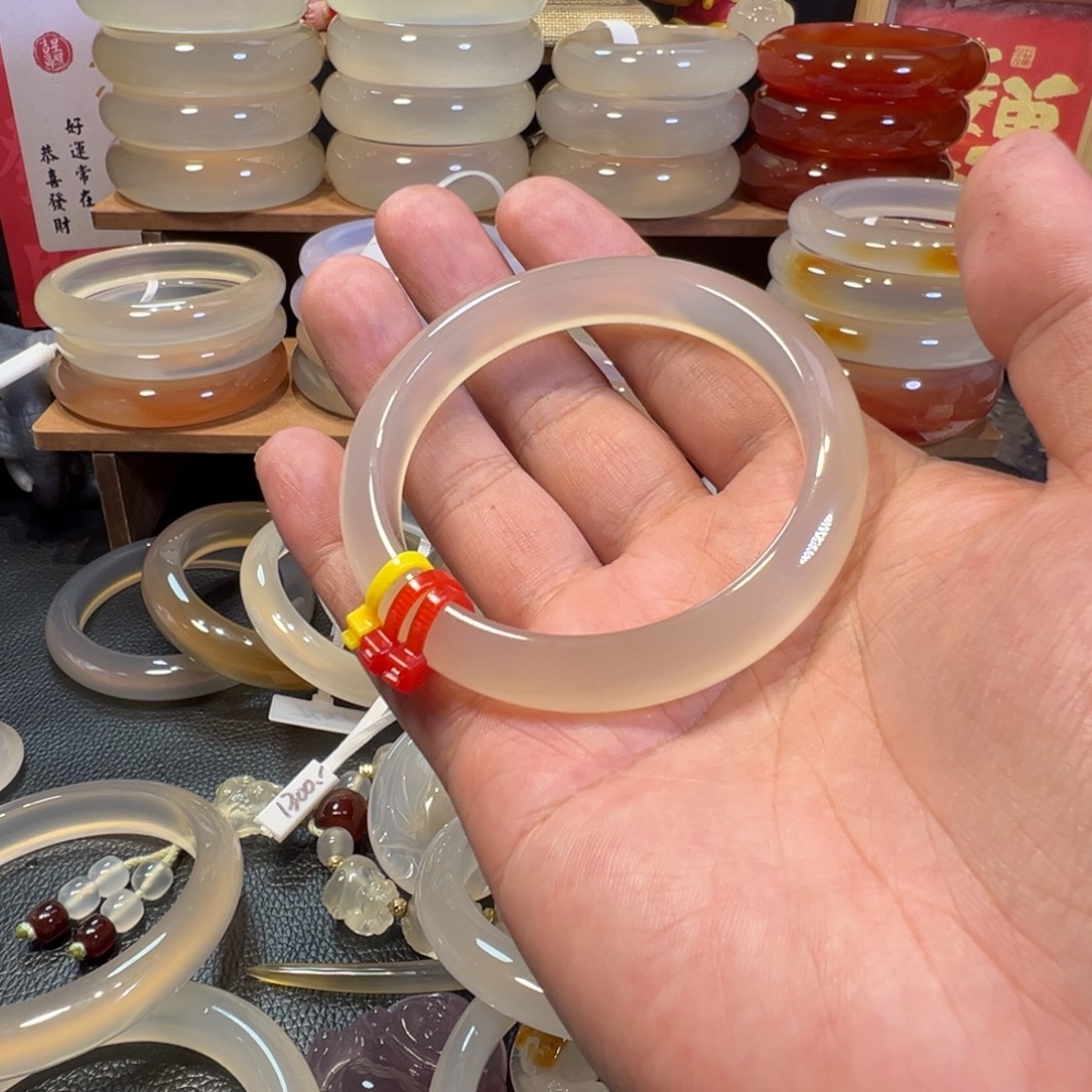 可***！手镯玛瑙/玉髓未镶嵌