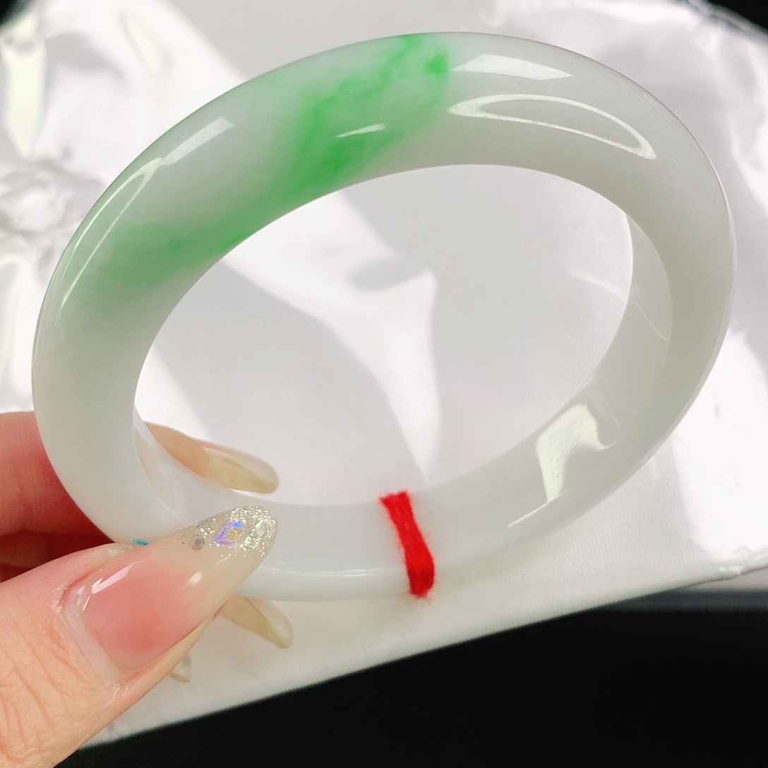 翡翠手镯未镶嵌55.5圈口