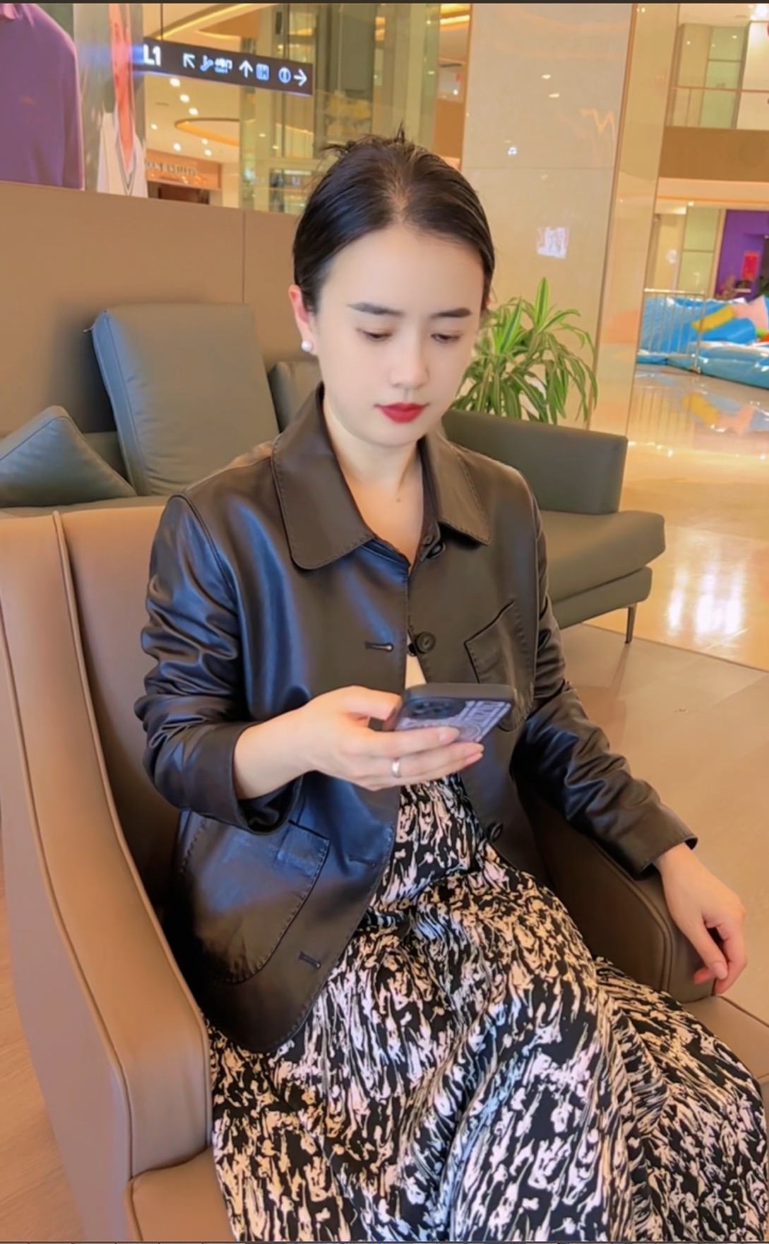 2025年春秋新款百搭方领绵羊皮衣女外套真皮时尚简约休闲大气9-22