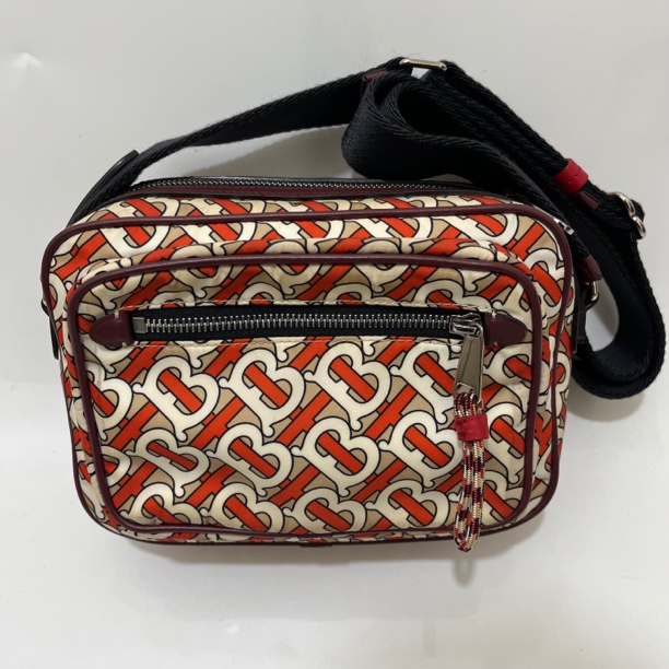 95新 BURBERRY/博柏利 97新老花相机斜挎单肩22/15/7