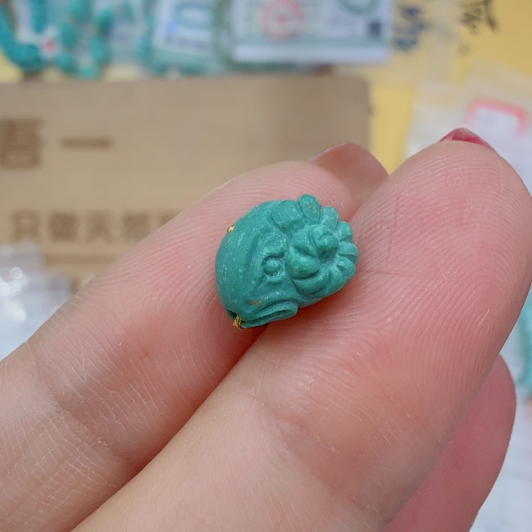 未镶嵌绿松石珠宝奇石